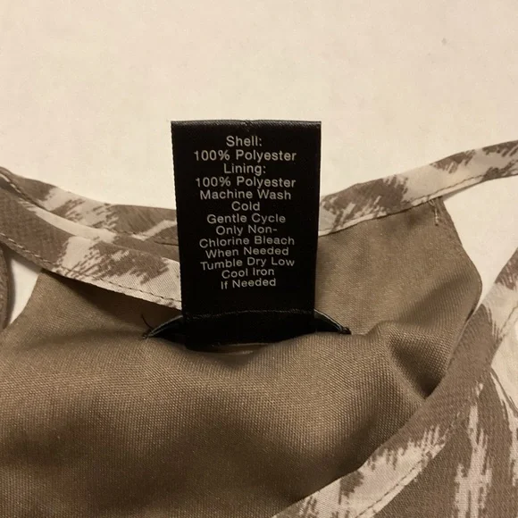 Ann Taylor women’s Ruffle Front Blouse Brown Sleeveless - Picture 9 of 9